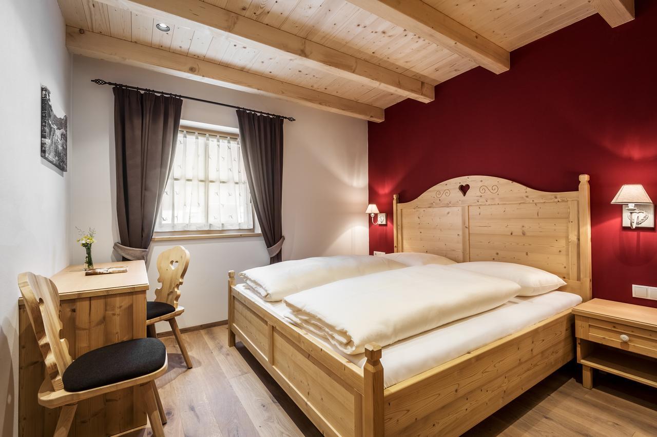 Pradel Dolomites Villa ซานมาร์ตีโน อิน บาร์เดีย ภายนอก รูปภาพ